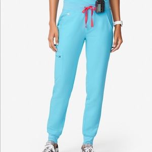 Figs Neon Blue Zamora M Regular